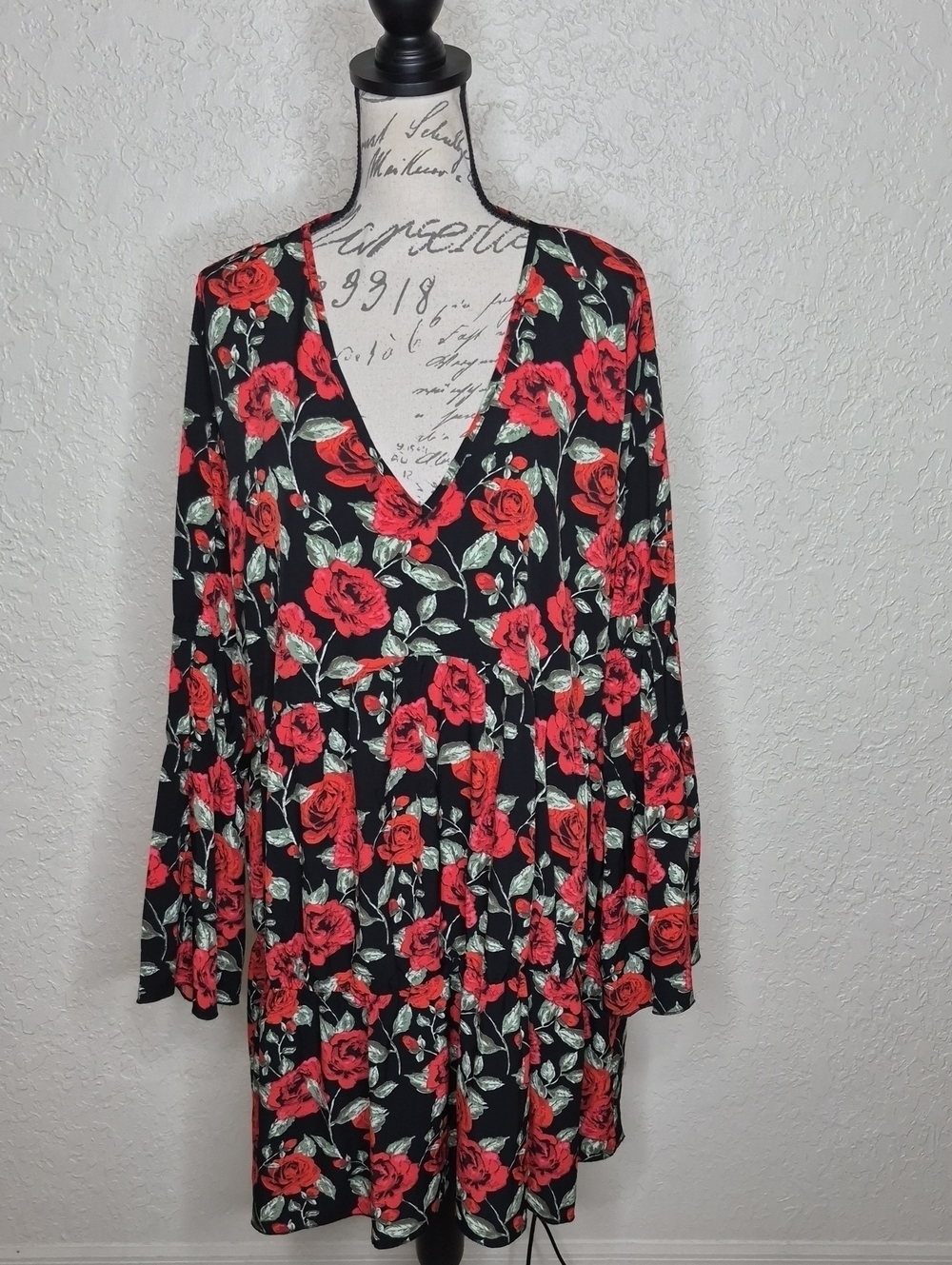 Boohoo Floral Dress with Bell Sleeves Size 18